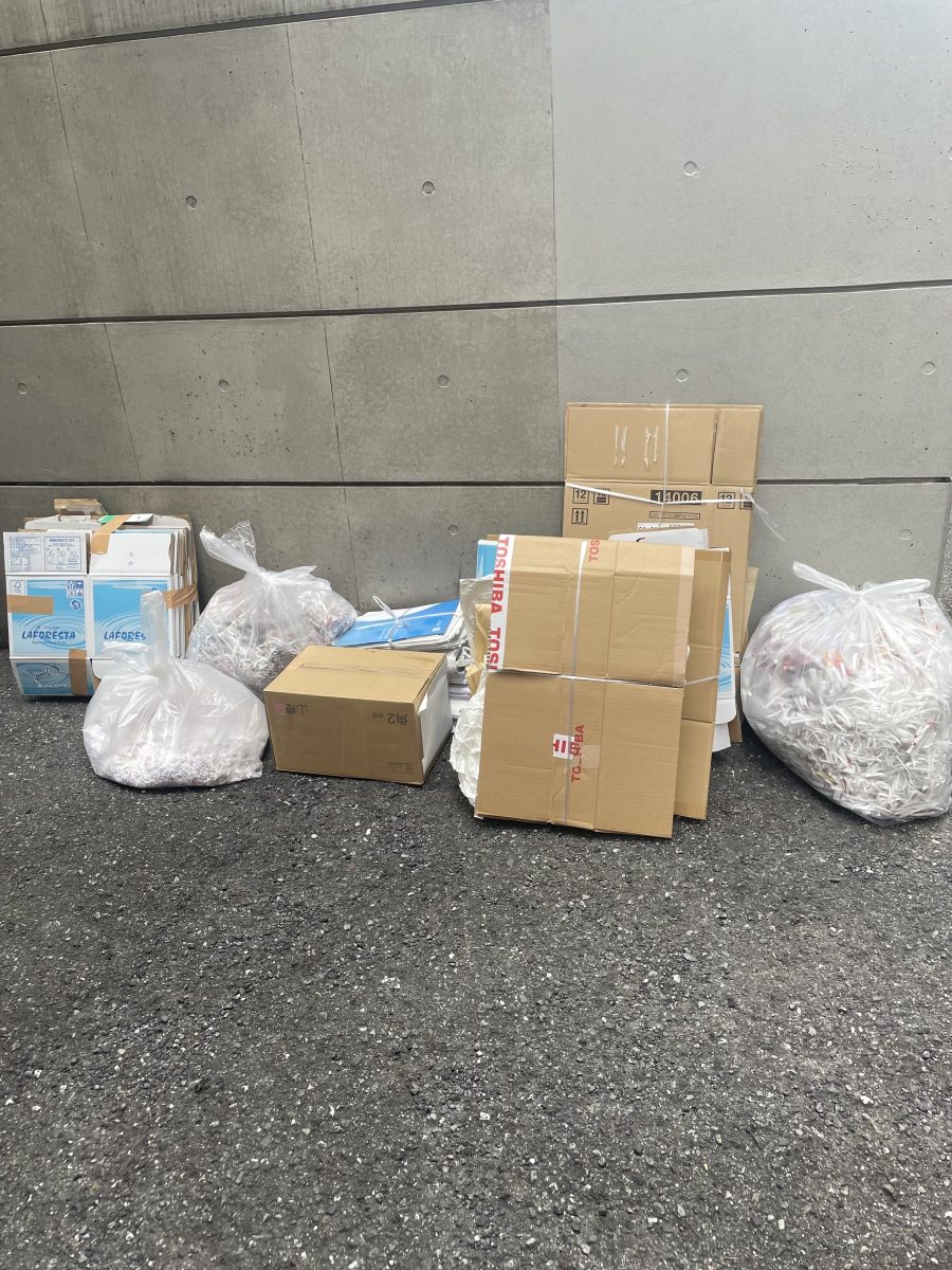 画像：商店やオフィス古紙の回収